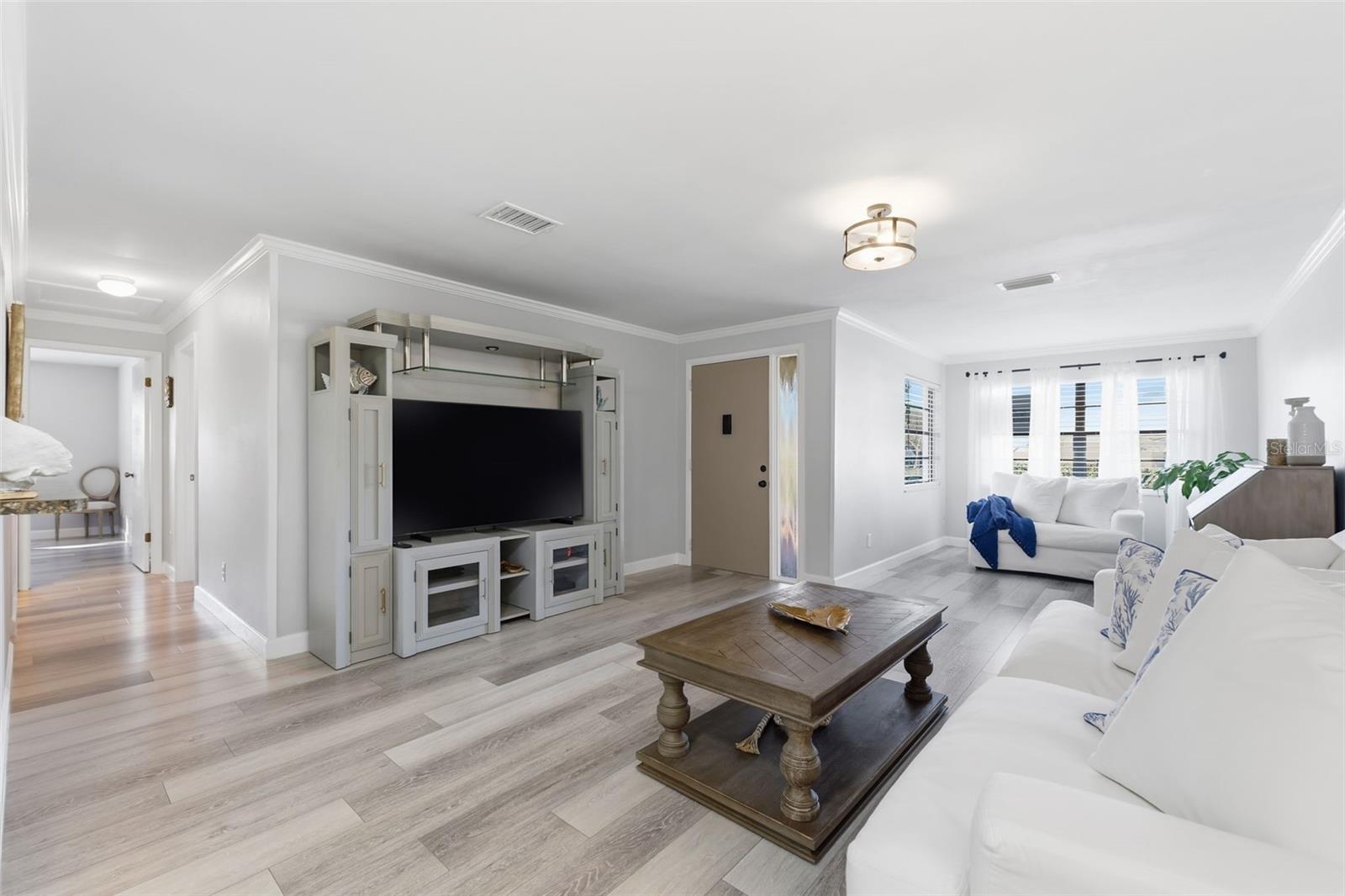 GOLF VIEW VILLAS CONDO 01 - Residential