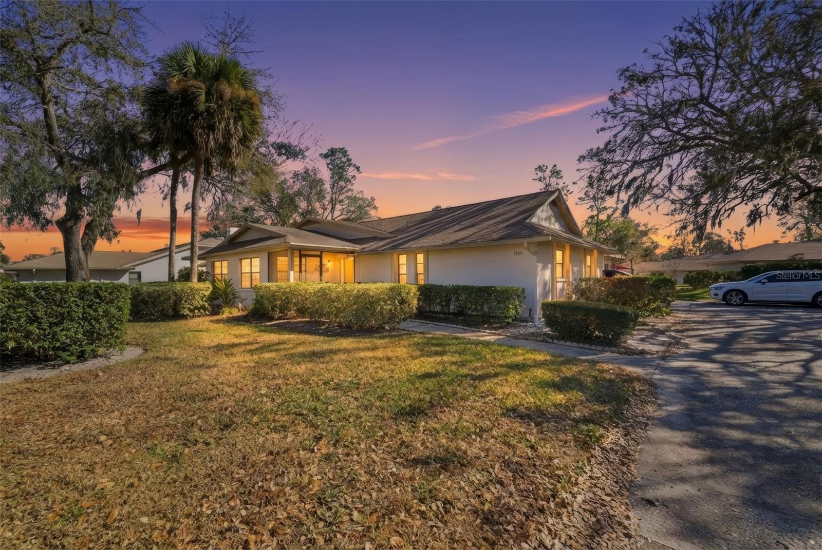 GOLF VIEW VILLAS CONDO 01 - Residential