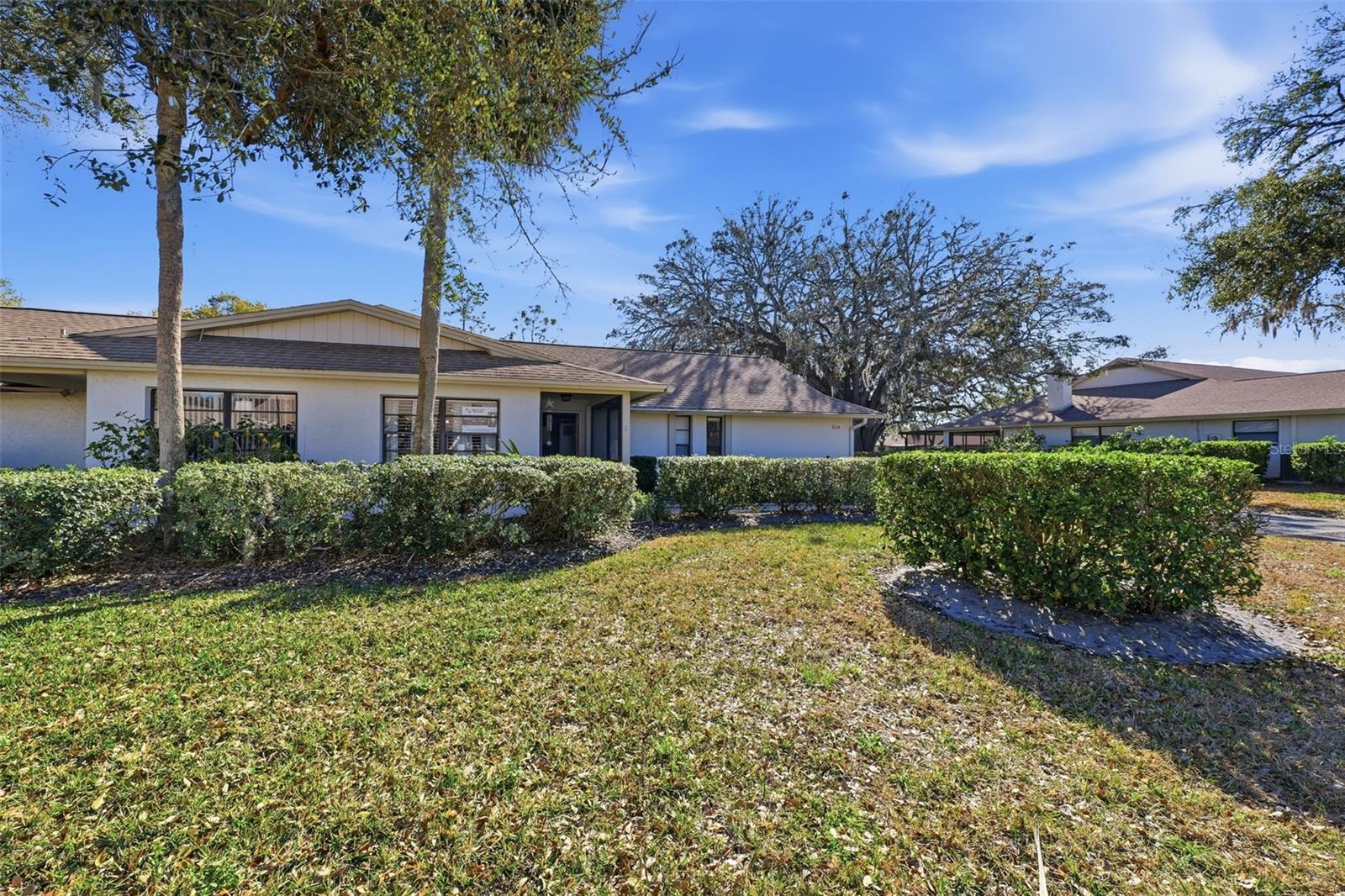 GOLF VIEW VILLAS CONDO 01 - Residential