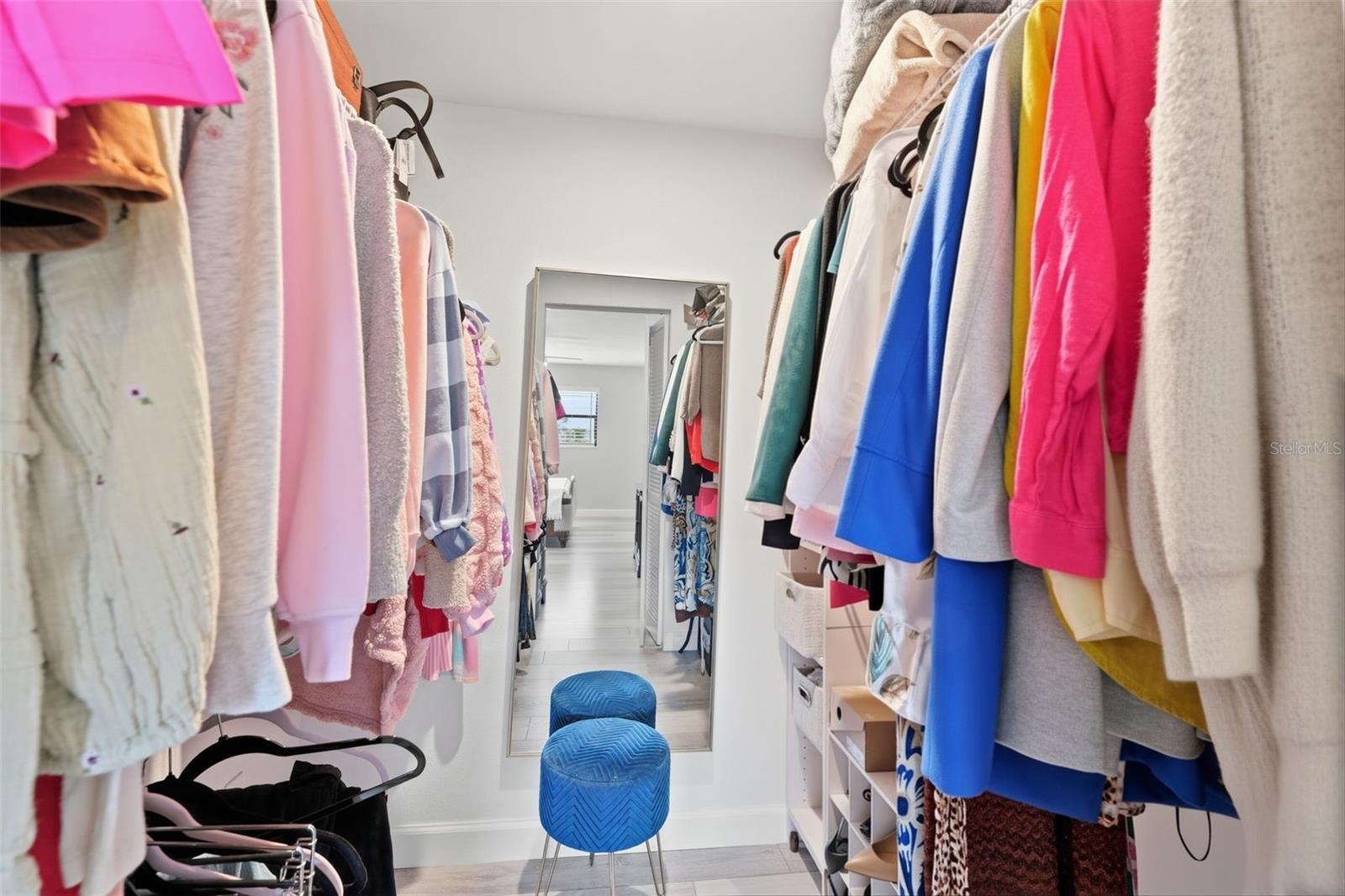 GOLF VIEW VILLAS CONDO 01 - Residential