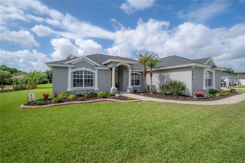 A home in LAKELAND