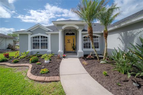 A home in LAKELAND