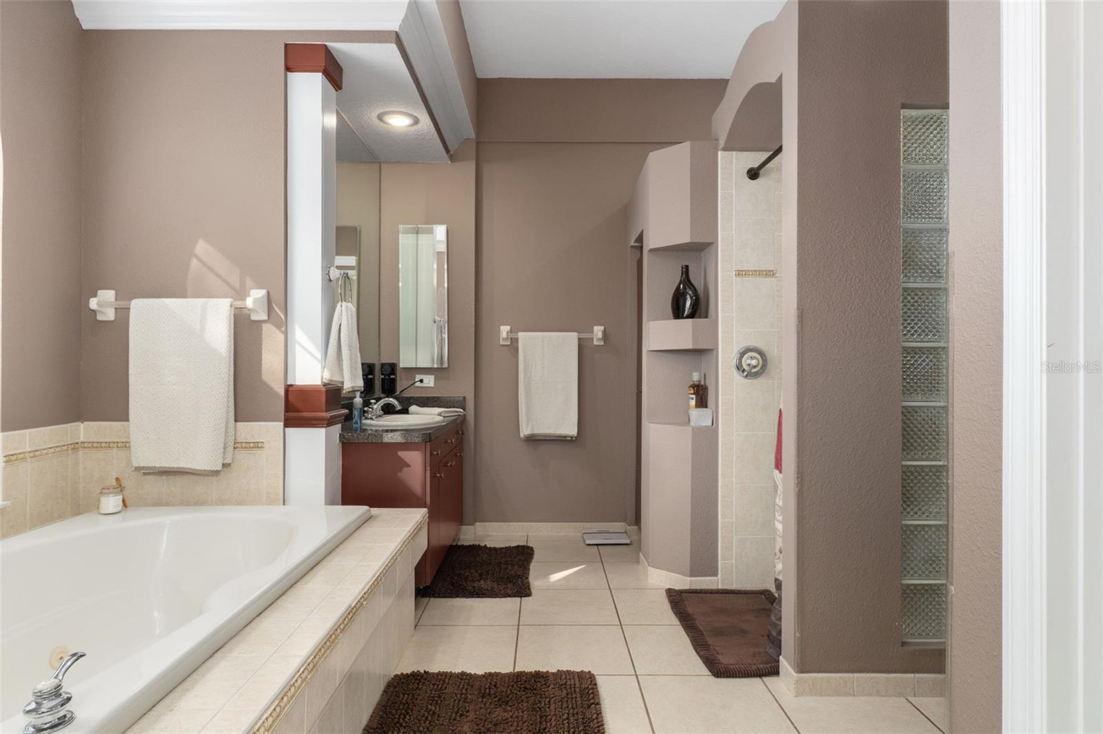 OAKWOOD ACRES - Residential