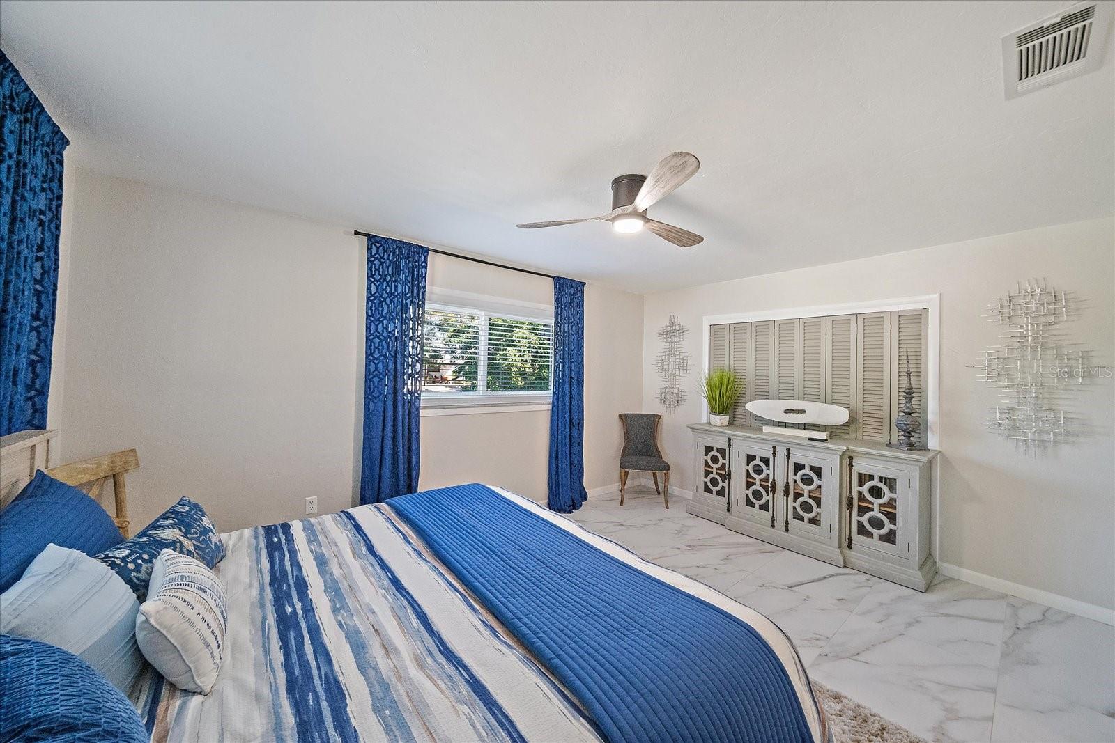 SOUTH GATE - Residential