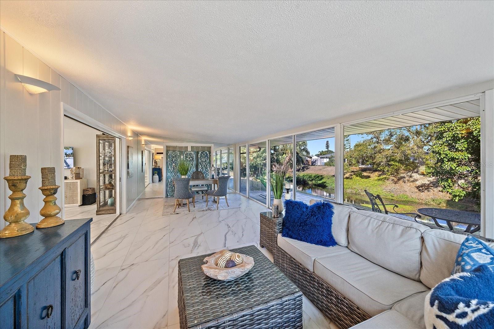 SOUTH GATE - Residential