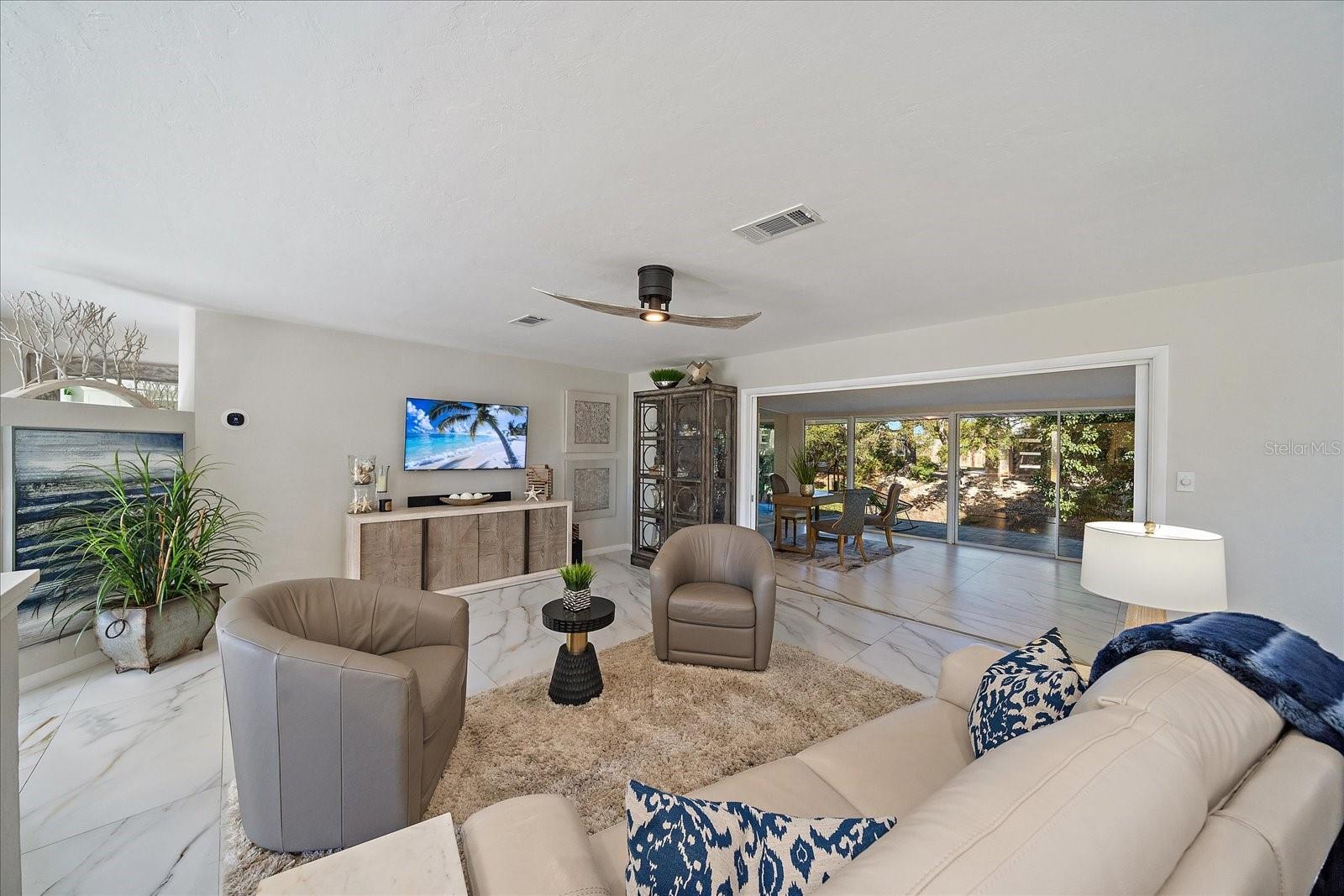 SOUTH GATE - Residential