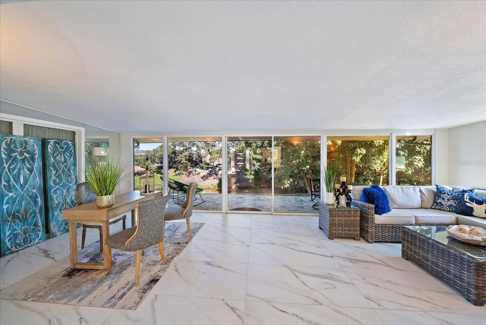 SOUTH GATE - Residential