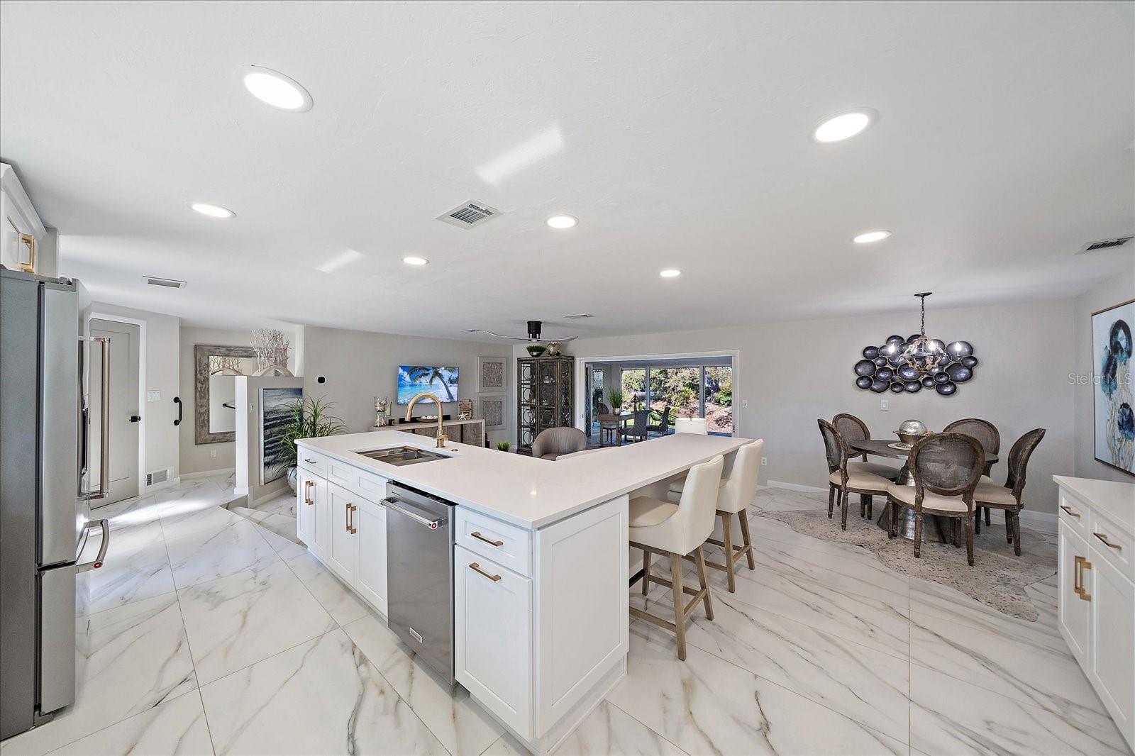 SOUTH GATE - Residential