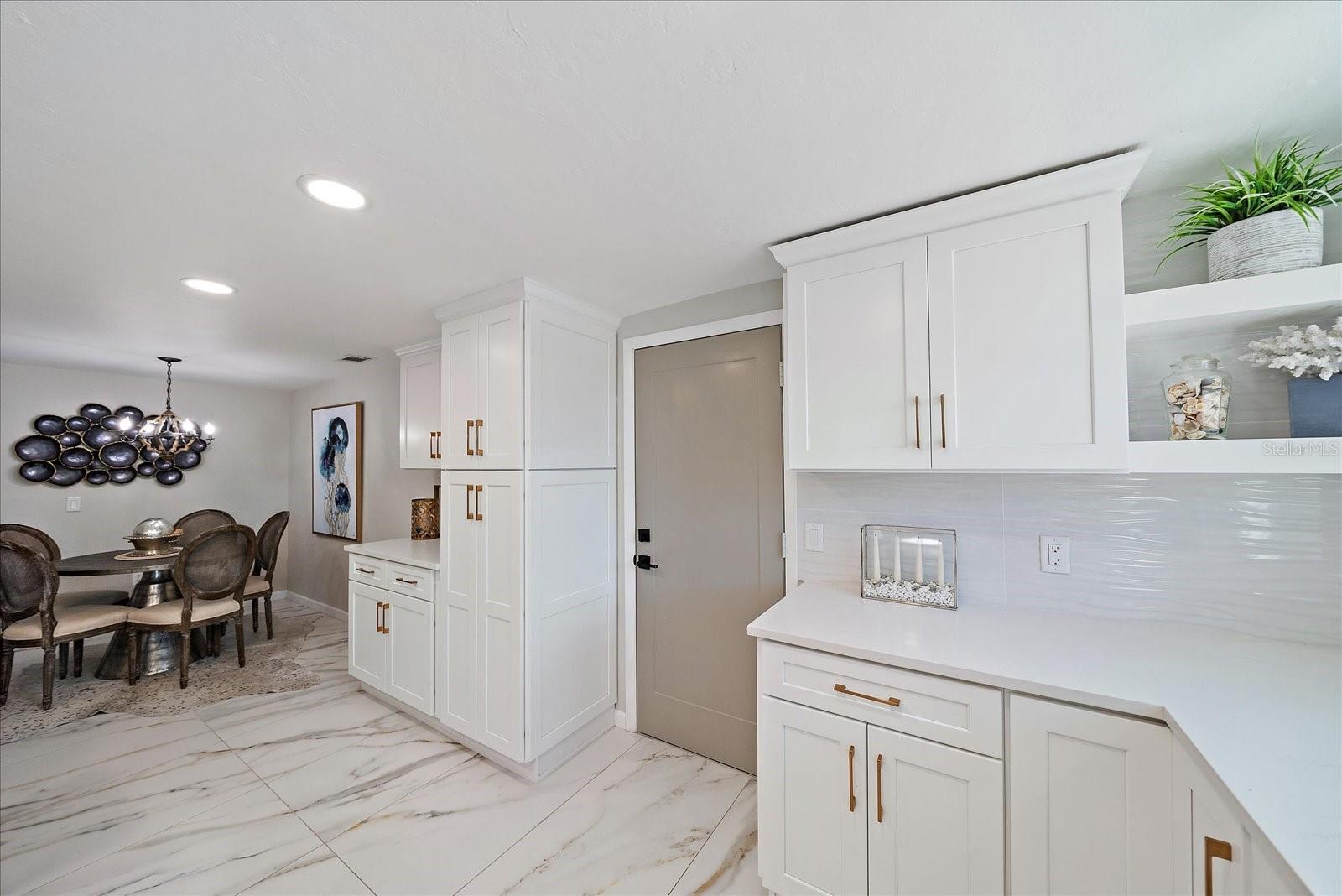 SOUTH GATE - Residential