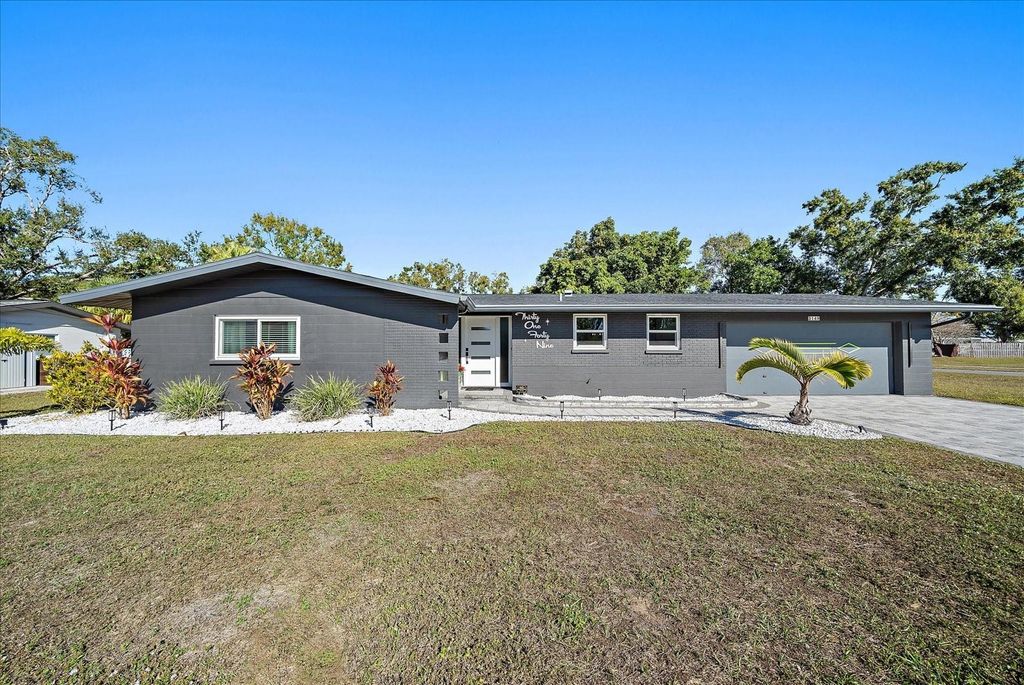 Photo of 3149 Homasassa Road, Sarasota, FL 34239 (MLS # A4677645)