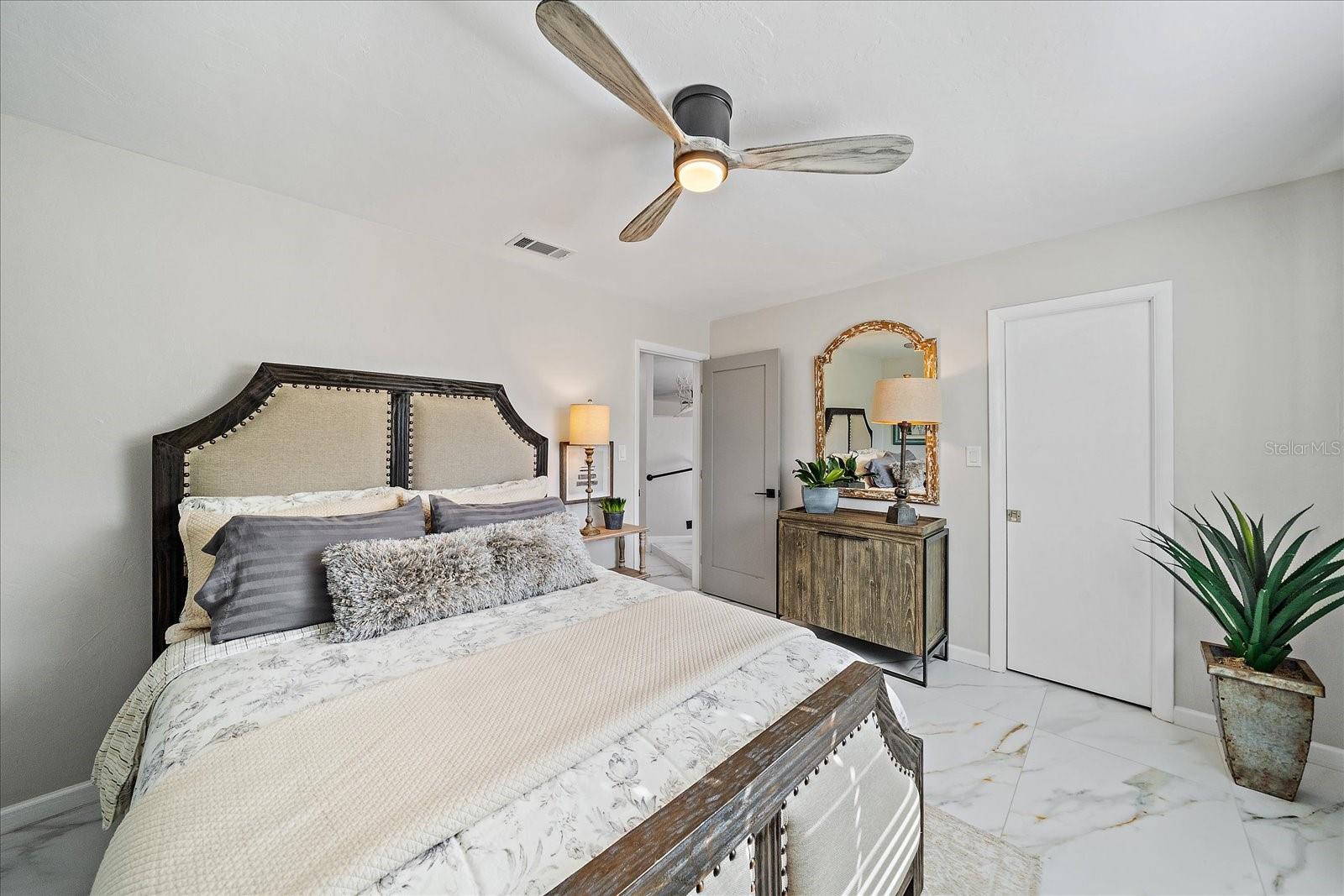 SOUTH GATE - Residential