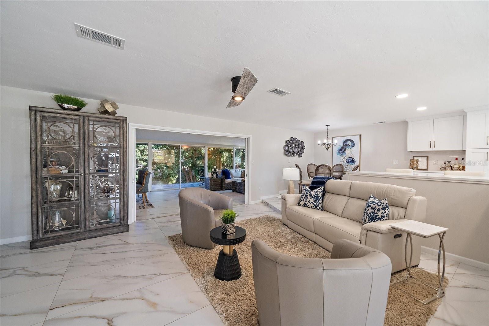 SOUTH GATE - Residential