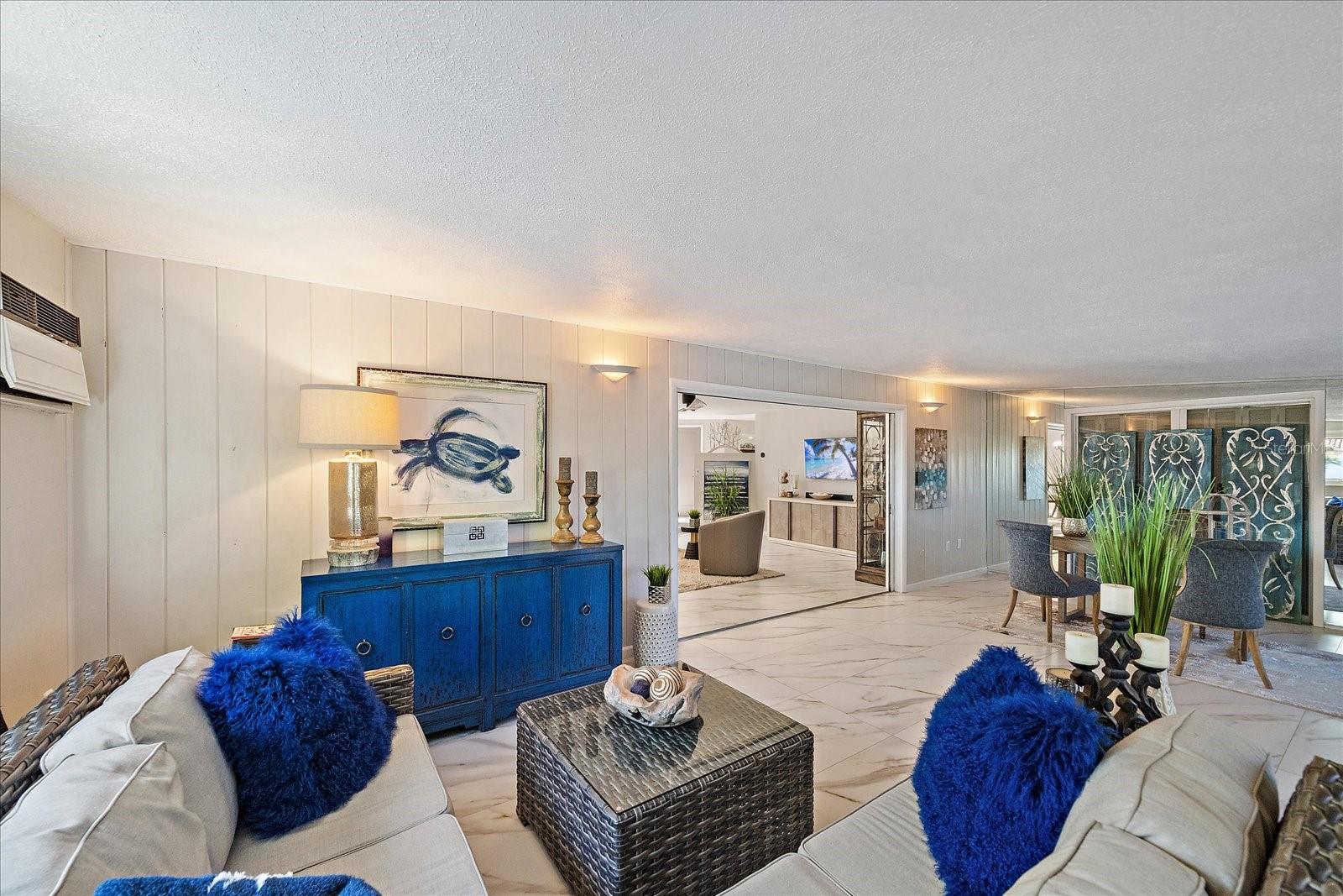 SOUTH GATE - Residential