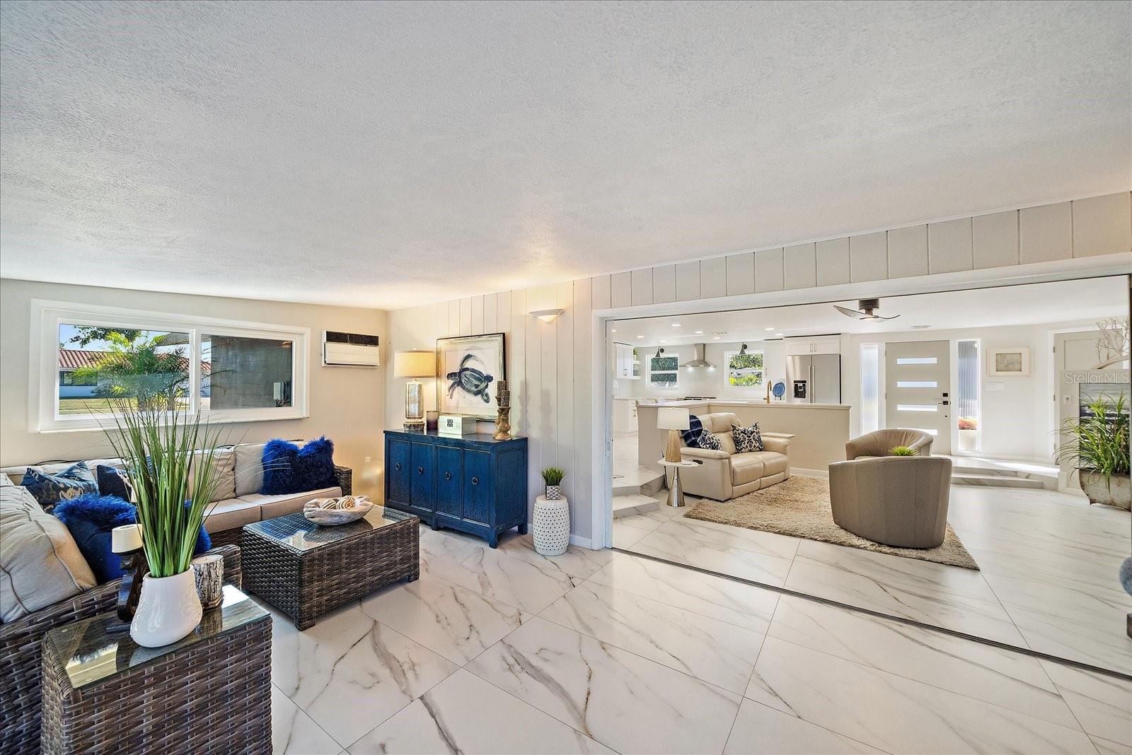 SOUTH GATE - Residential