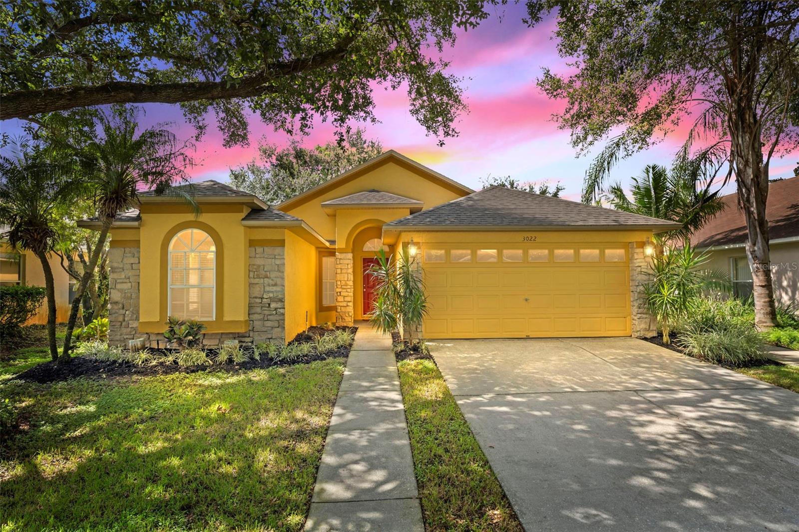 One or more photo(s) has been virtually staged. Welcome to your move-in ready retreat in the highly sought-after Twin Lakes community of Valrico, where shady oaks, quiet streets and lakeside green space meet. This beautifully maintained 3-bedroom, 2-bath home offers an open and inviting floor plan designed for both everyday living and effortless entertaining. With peace of mind upgrades already in place—including a brand new A/C system (2024), plush new carpet (2024), and fresh exterior paint (2024), along with a new roof in 2022—this home is prepared to deliver comfort and low-maintenance living for years to come.
Step inside to find a bright and airy living space with vaulted ceilings that flows seamlessly into the kitchen and dining areas. The spacious primary suite features his and her closets and a well-appointed bathroom with both a soaking tub and separate shower. A split bedroom layout ensures guests have their own private wing of the home, while the enclosed Florida room creates the perfect spot to enjoy your morning coffee or unwind in the evening.
Twin Lakes offers a lifestyle as appealing as the home itself, with access to a sparkling community pool, playground, tennis and basketball courts, and scenic ponds ideal for leisurely evening strolls. With top-rated schools, shopping, dining, and outdoor parks just minutes away, this is Florida living at its best.
Don’t let this one pass you by—schedule your private tour today and see all the features and updates that make this home truly stand out.