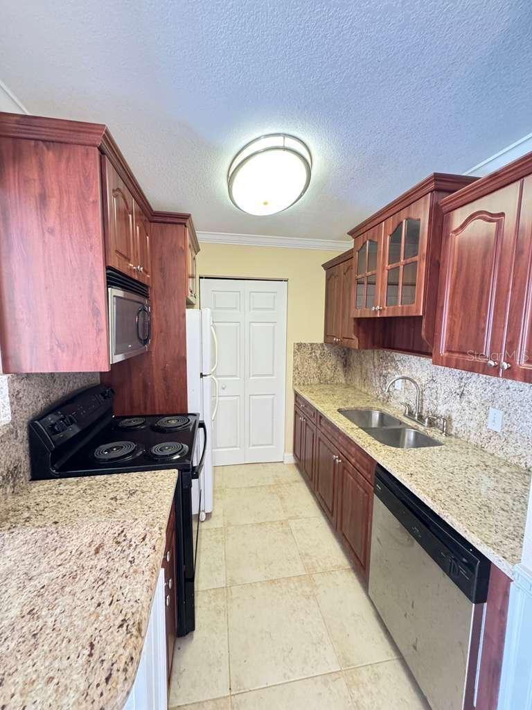 HARBOR CLUB CONDO - Residential