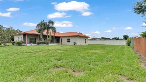 A home in LAKELAND