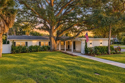 Photo of 214 S Treasure Drive, Tampa, FL 33609 (MLS # TB8546622)