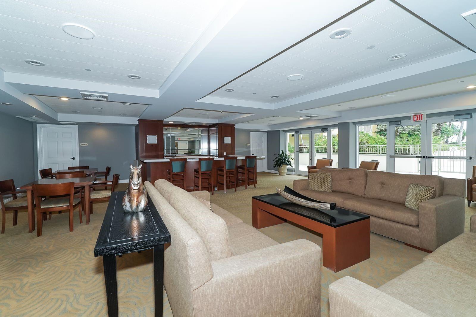 ONE HUNDRED CENTRAL - Residential