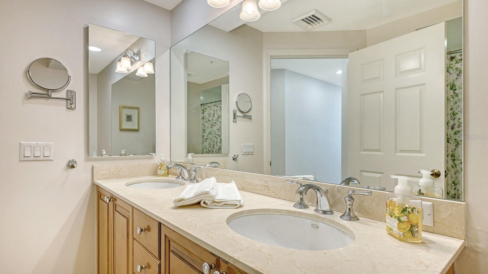 ONE HUNDRED CENTRAL - Residential