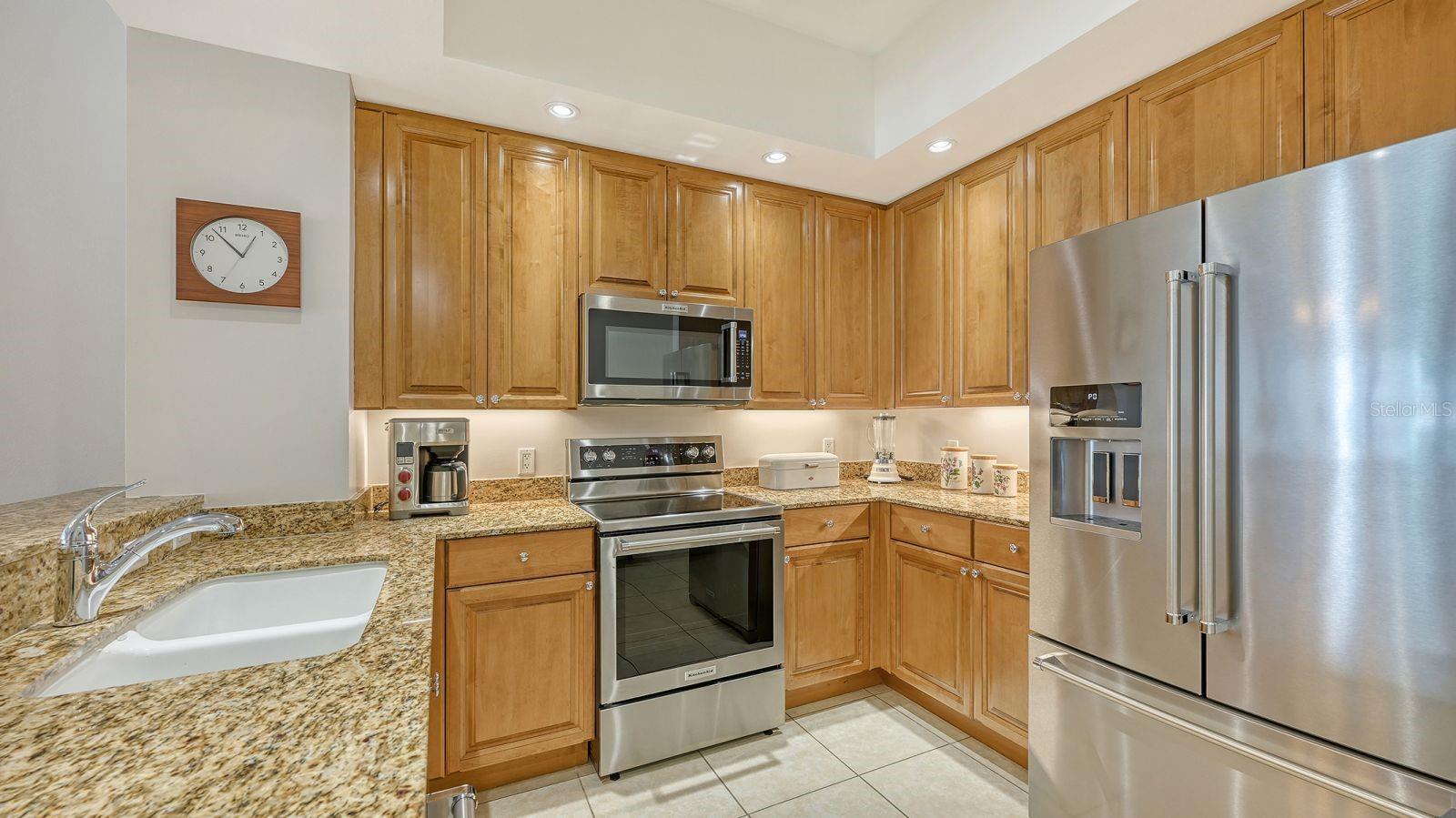 ONE HUNDRED CENTRAL - Residential