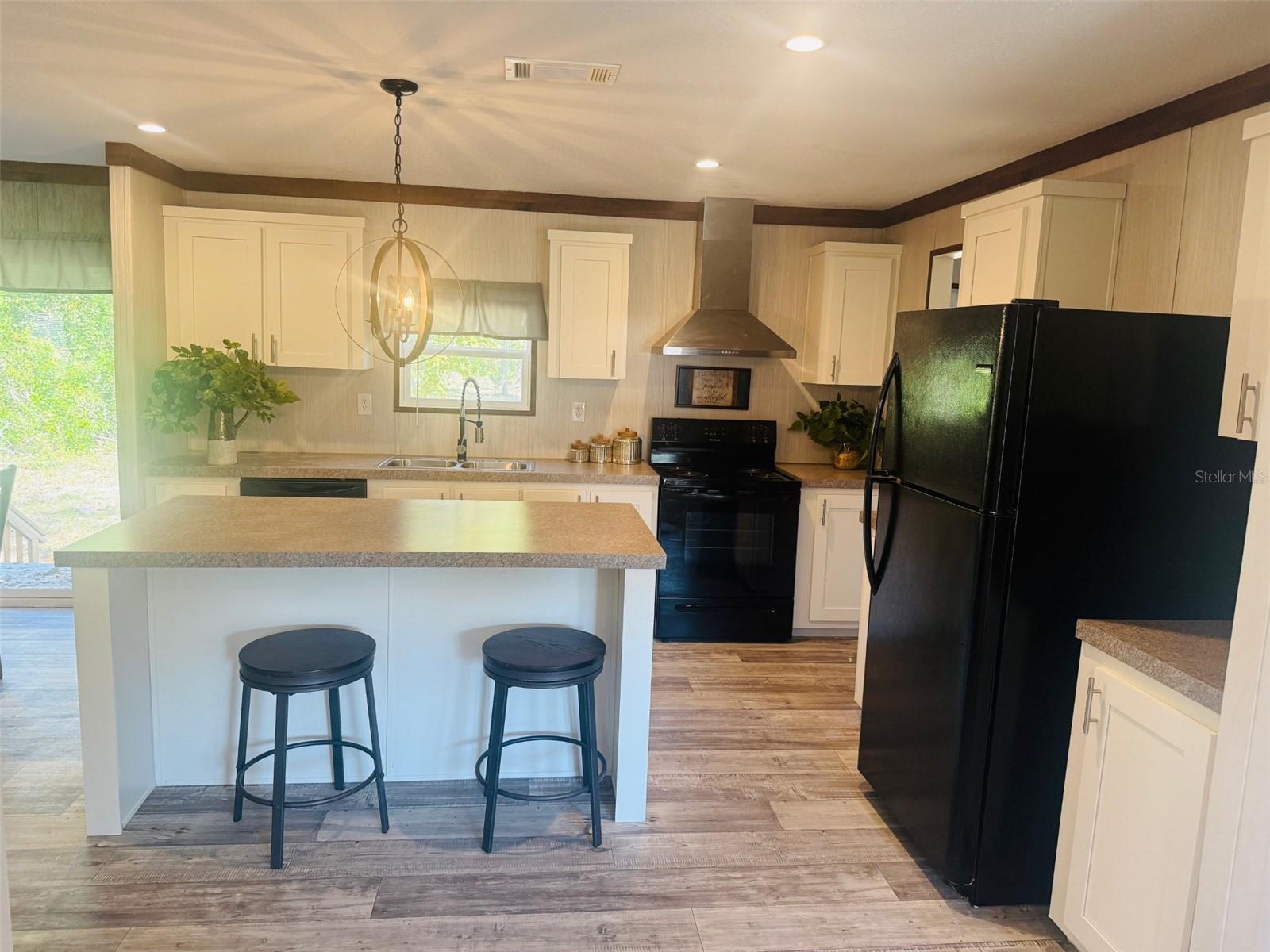 843 SW CENTRAL TERRACE