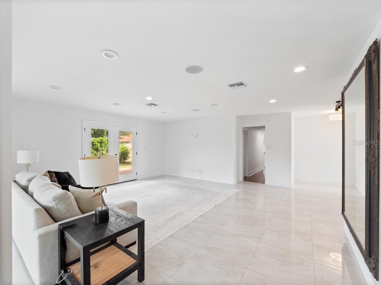 LAKE CONWAY ESTATES - Residential