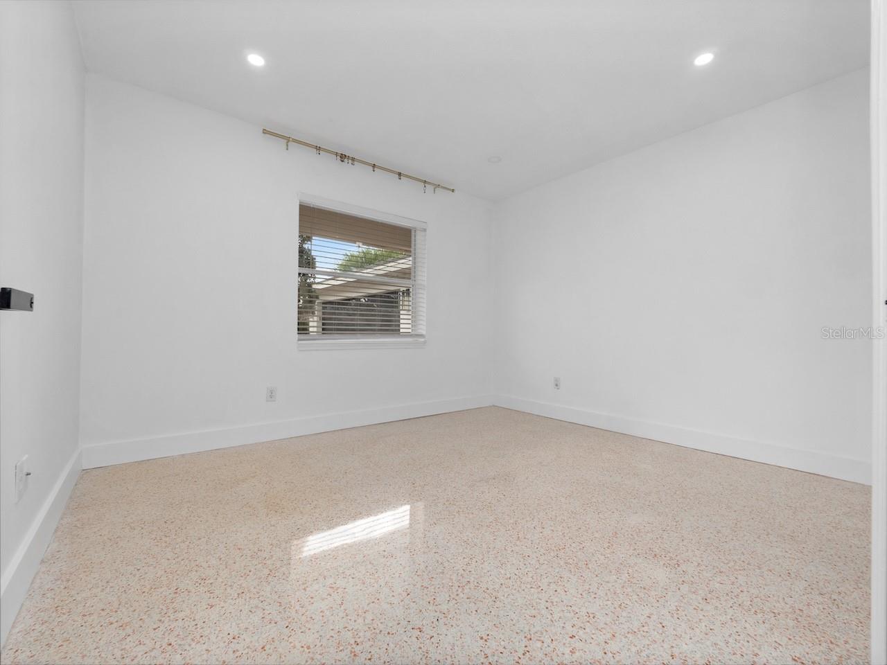 LAKE CONWAY ESTATES - Residential