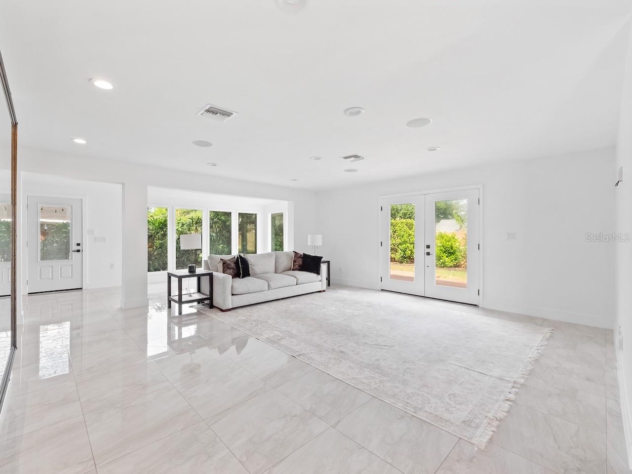 LAKE CONWAY ESTATES - Residential