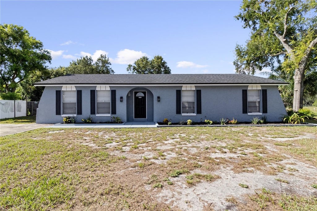 Photo of 288 Cherry Laurel Lane, Winter Haven, FL 33880 (MLS # L4964641)