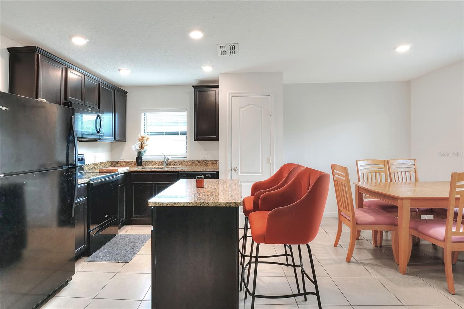 RIDGE/SWAN LAKE - Residential