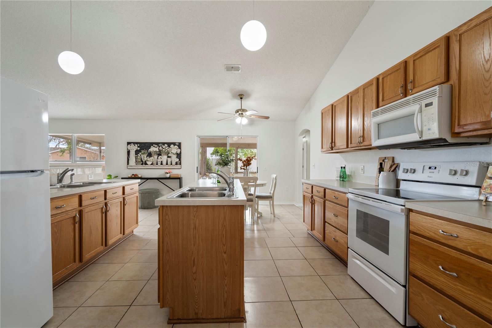 SPRING HILL - Residential