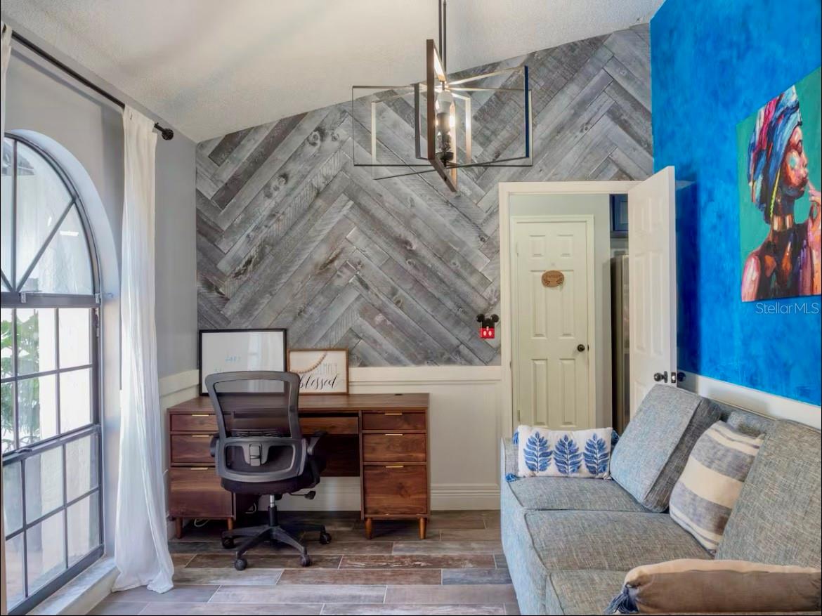 INDIAN RIDGE UNIT 5 - Residential Lease