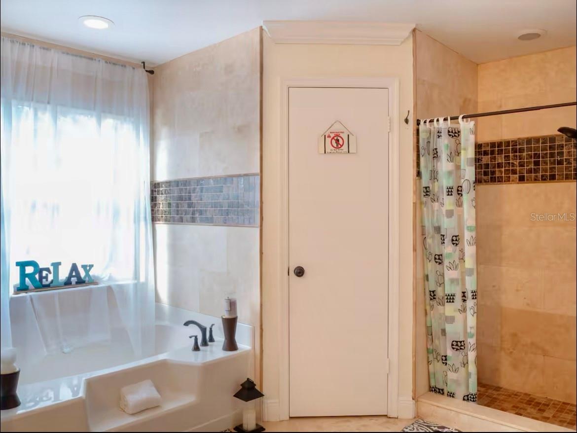 INDIAN RIDGE UNIT 5 - Residential Lease