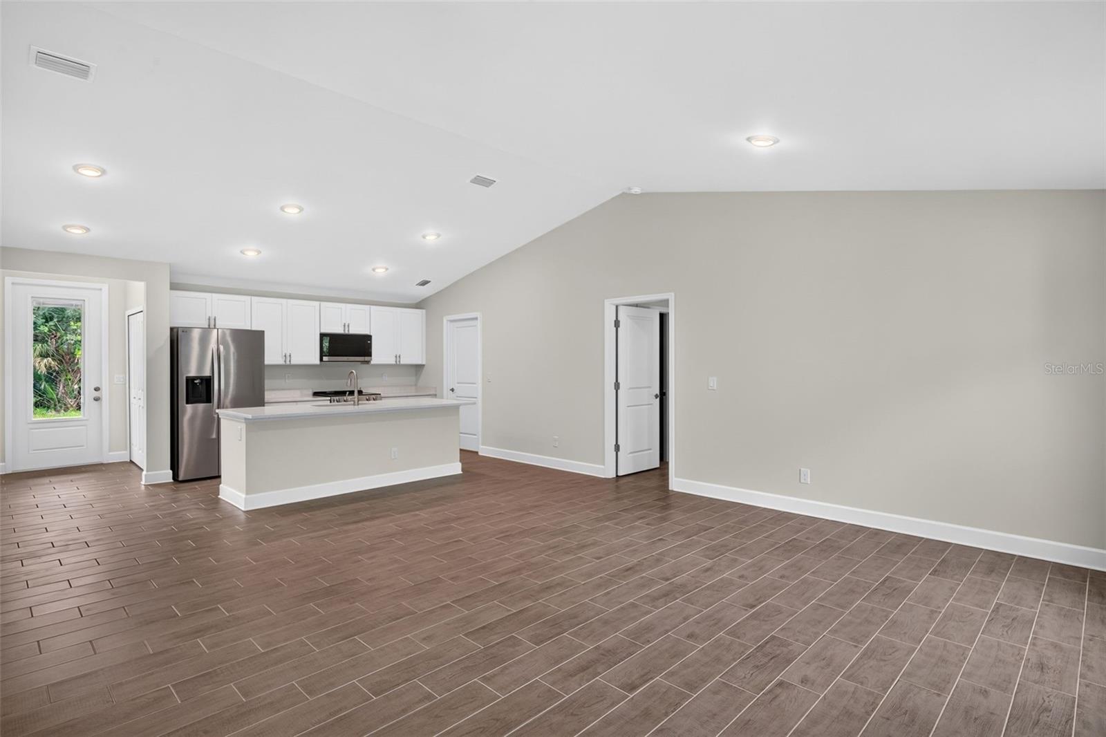 Search Properties for Sale 4 19112 RUSKIN AVENUE