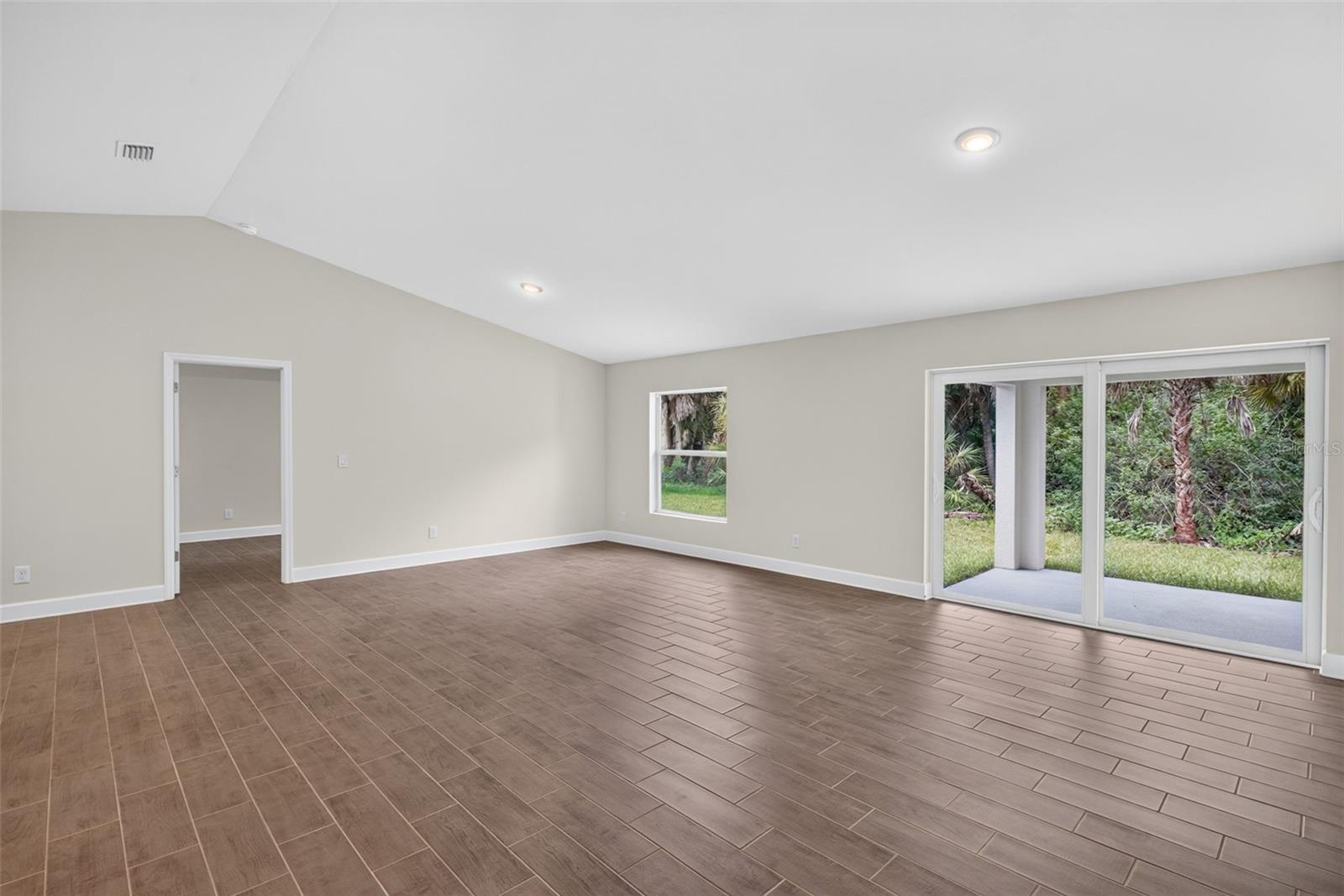 Search Properties for Sale 3 19112 RUSKIN AVENUE