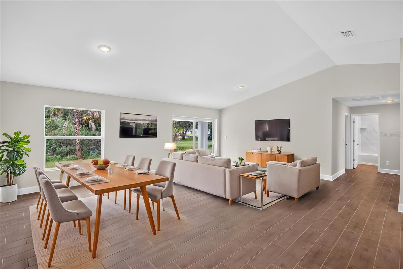 Search Properties for Sale 1 19112 RUSKIN AVENUE
