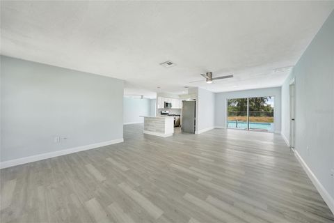 Single Family Residence in ROTONDA WEST FL 67 GOLFVIEW ROAD 11.jpg