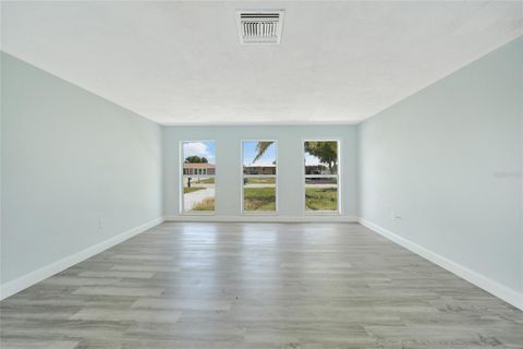 Single Family Residence in ROTONDA WEST FL 67 GOLFVIEW ROAD 8.jpg