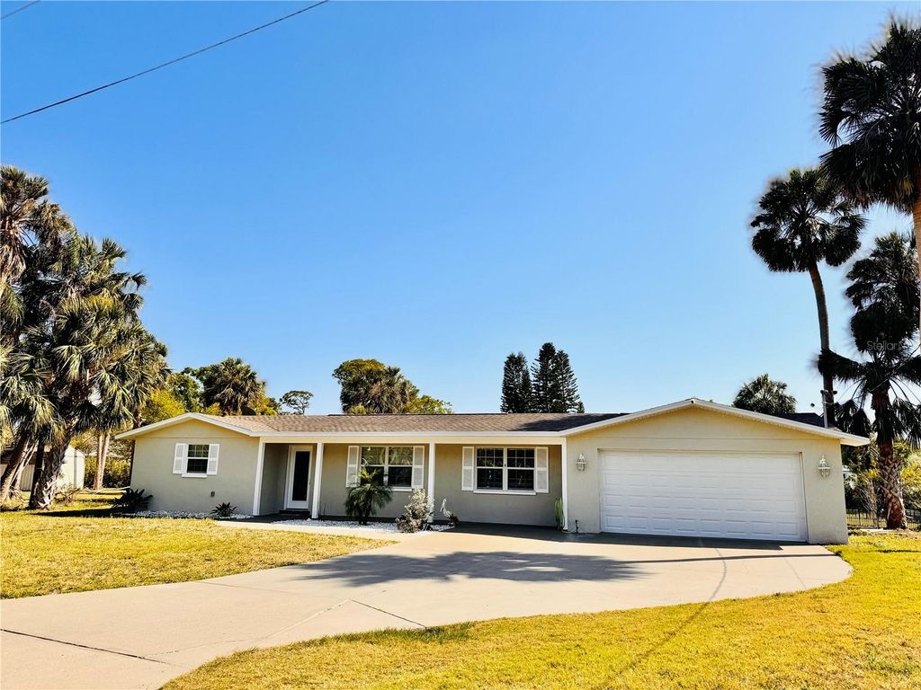 Photo of 754 Seminole Boulevard, Tarpon Springs, FL 34689 (MLS # TB8374530)