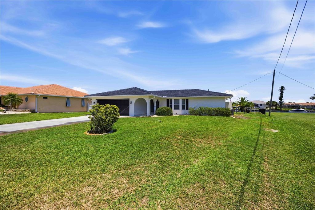 Photo of 1933 Fairview Drive, Englewood, FL 34223 (MLS # N6144354)