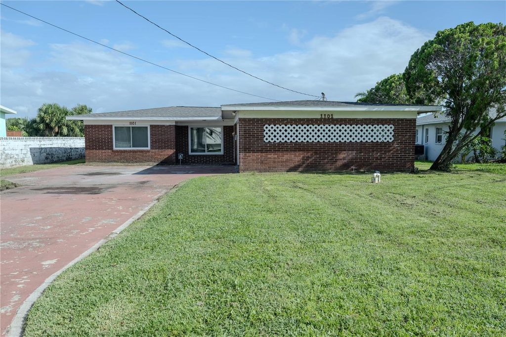 Photo of 1101 28th Avenue S, St Petersburg, FL 33705 (MLS # TB8417923)