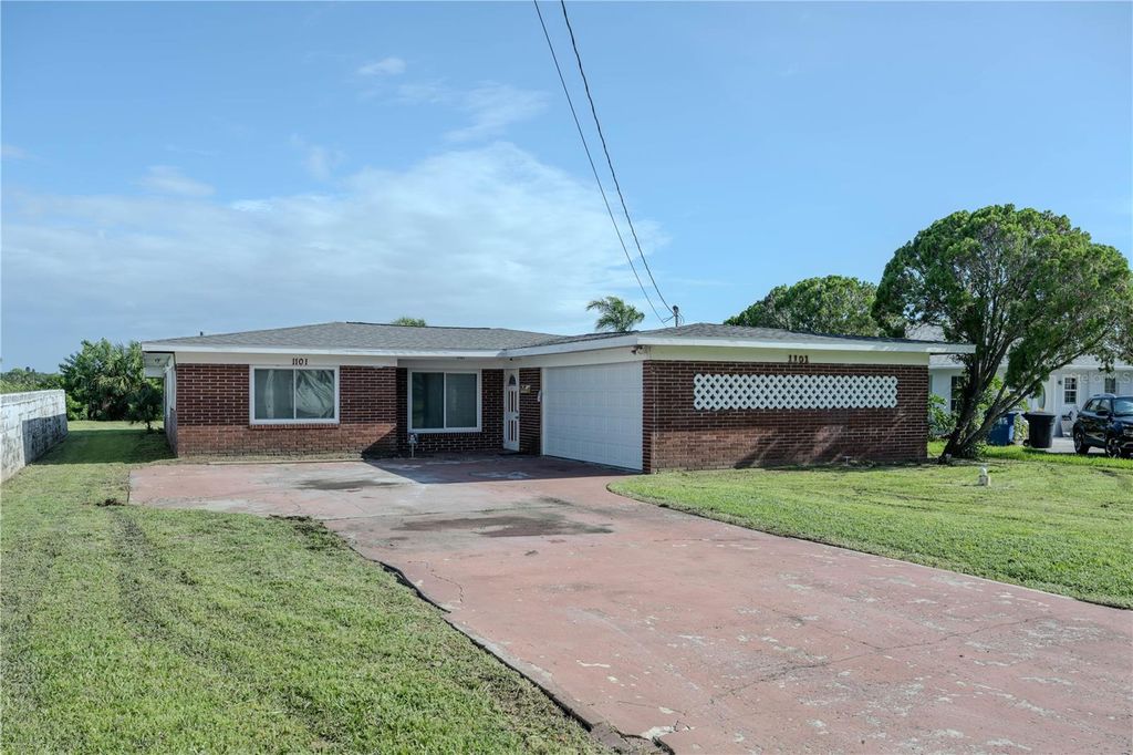 Photo of 1101 28th Avenue S, St Petersburg, FL 33705 (MLS # TB8417923)