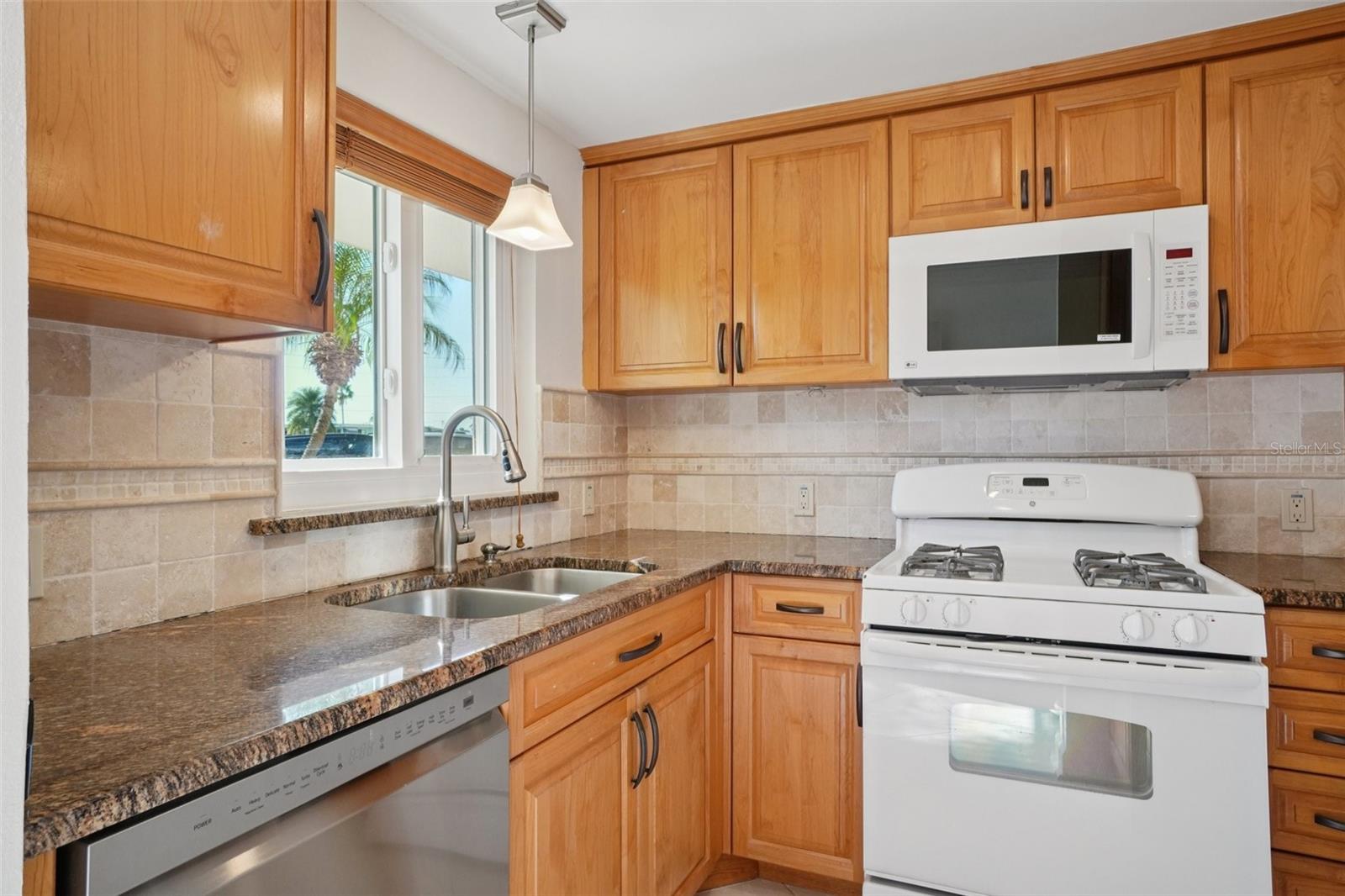 1847 SHORE DRIVE S 117