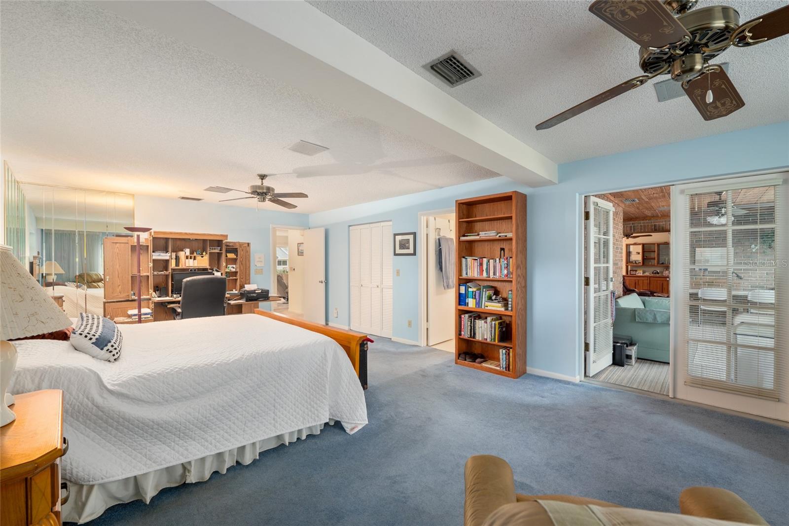 CIRCLE SQUARE WOODS #9 - Residential