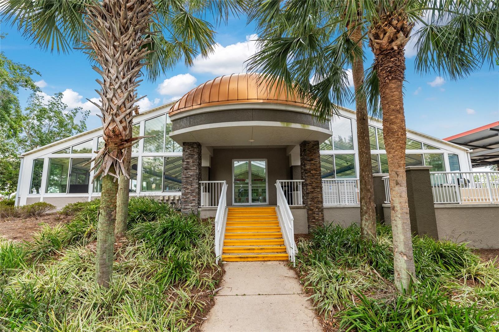 CIRCLE SQUARE WOODS #9 - Residential