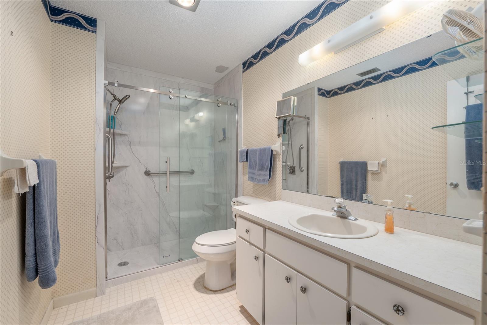 CIRCLE SQUARE WOODS #9 - Residential