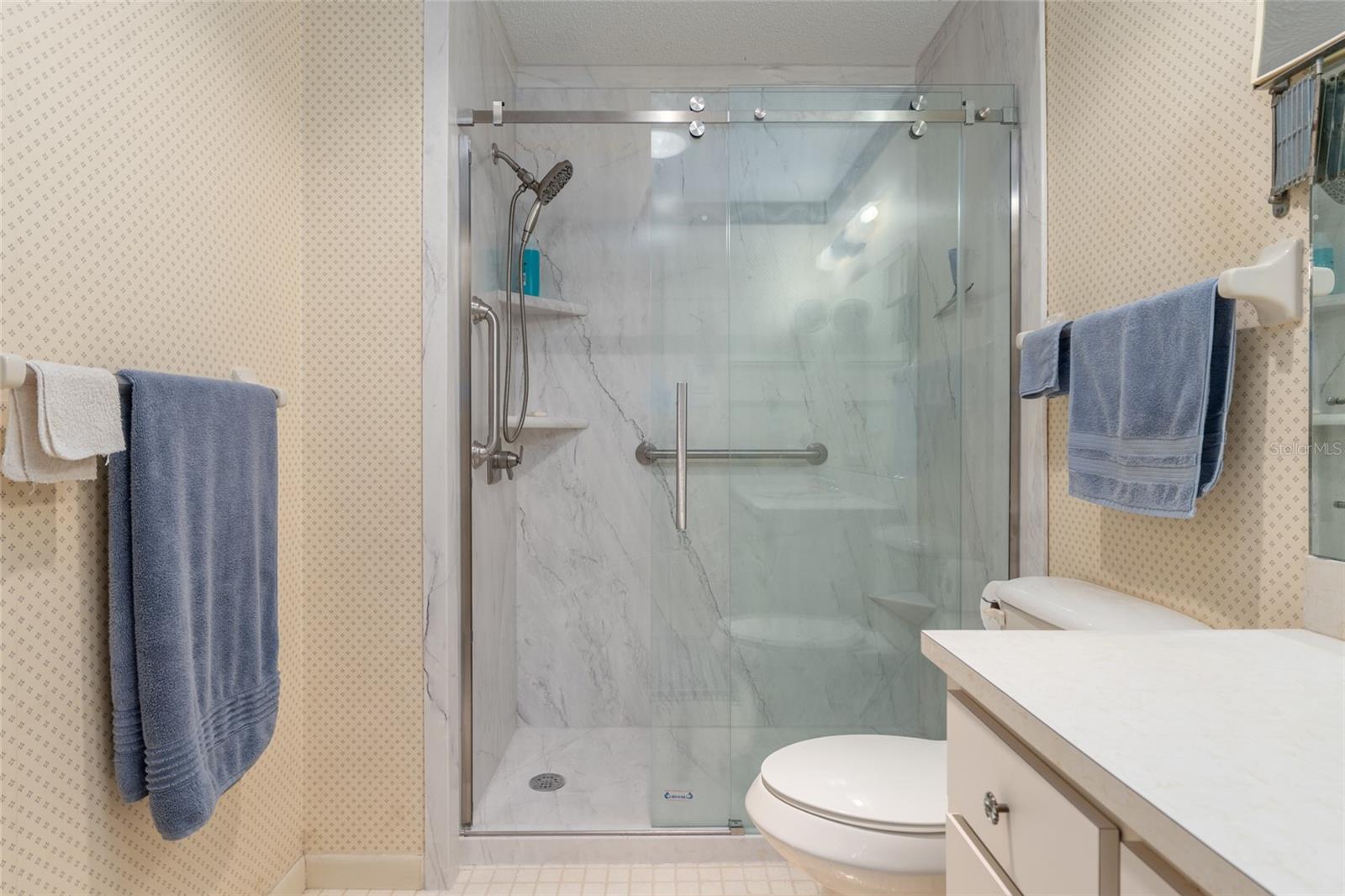 CIRCLE SQUARE WOODS #9 - Residential