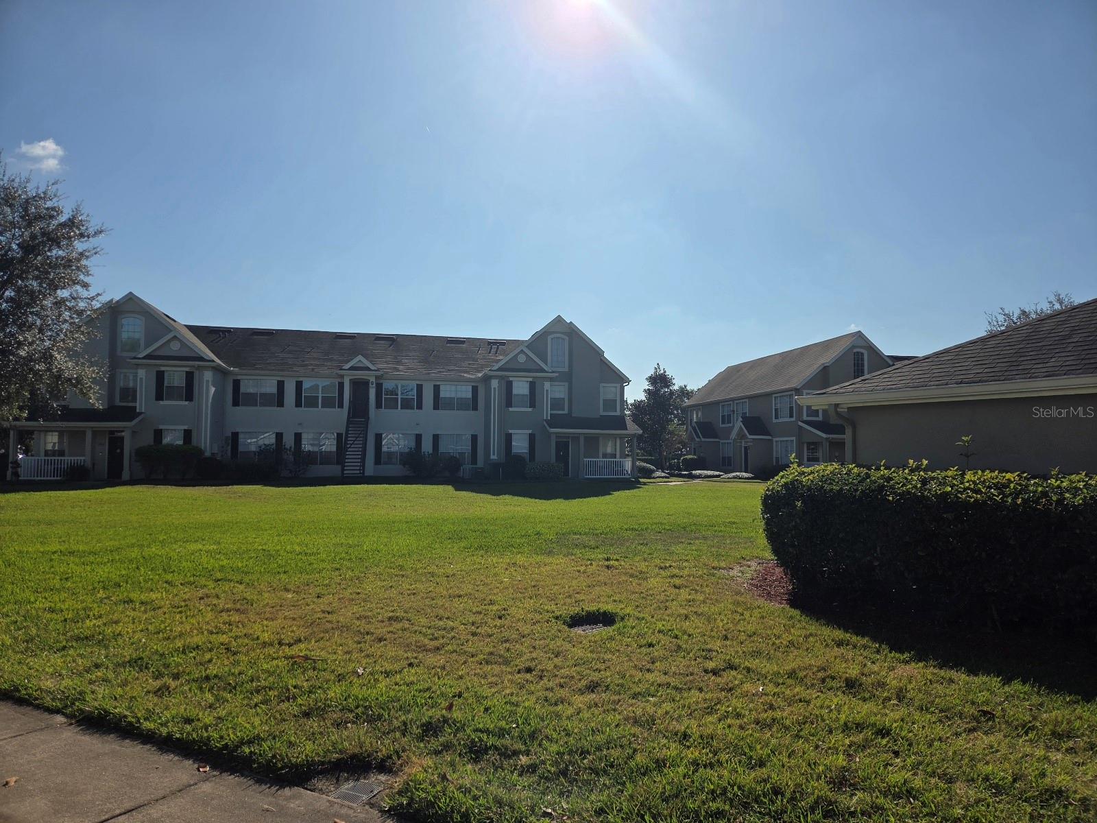 CENTRAL PK/LEE VISTA - Residential Lease