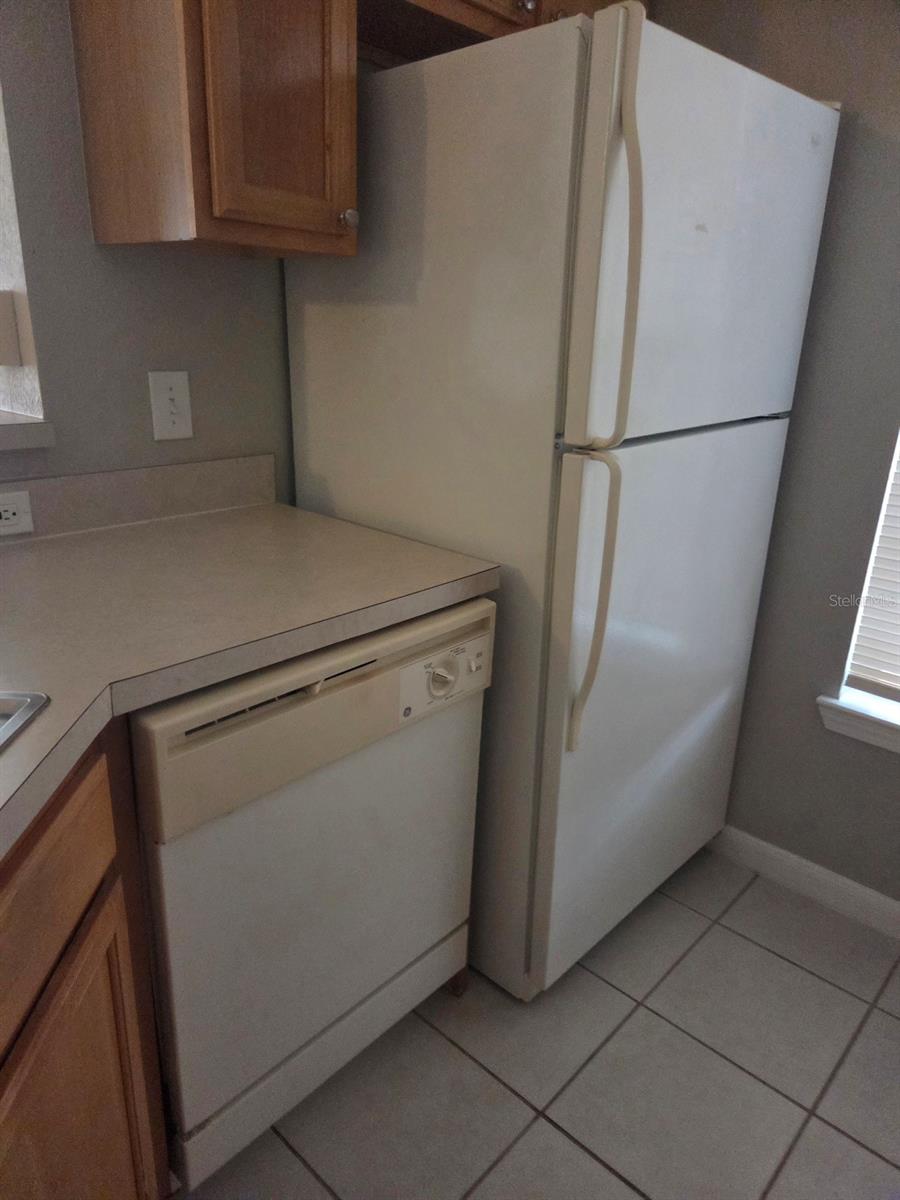 CENTRAL PK/LEE VISTA - Residential Lease